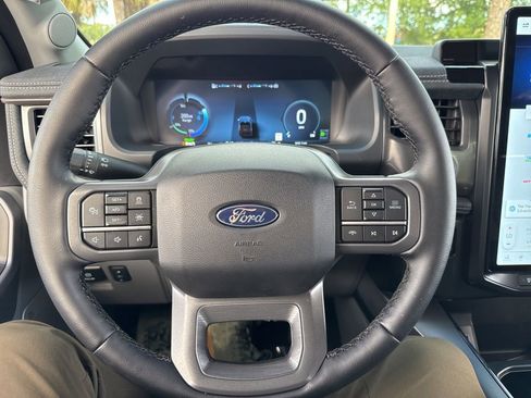 Used 2025 Ford F150 Lightning Flash image 32