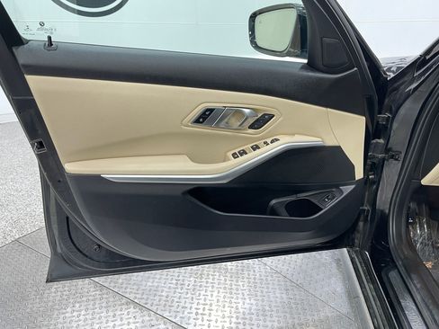 Used 2020 BMW 330i Sedan w/ Convenience Package image 15