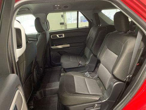 Used 2022 Ford Explorer XLT w/ Class IV Trailer Tow Package AWD/4WD image 18