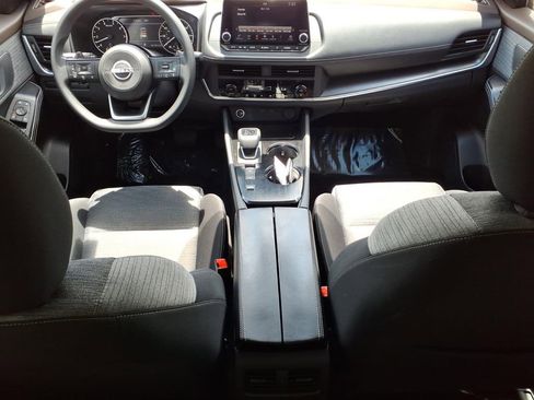 Used 2023 Nissan Rogue SV image 11