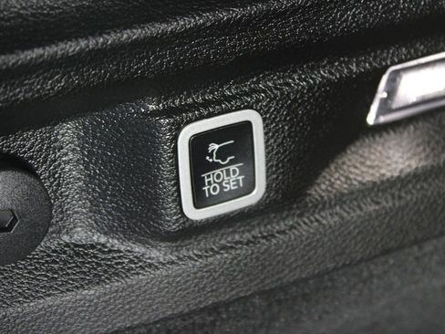 Used 2022 Jeep Grand Cherokee L Overland w/ MOPAR Finishing Package image 18