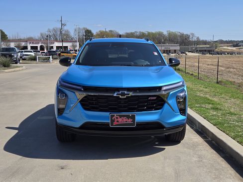 New 2026 Chevrolet Trax RS w/ Driver Confidence Package image 2