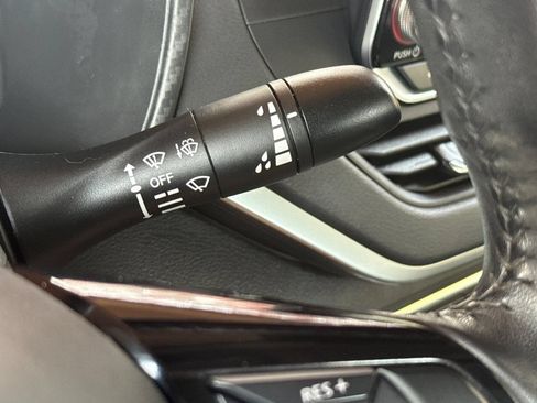Used 2021 Nissan Altima 2.5 SV w/ SV Premium Package FWD image 32