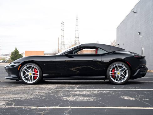Used 2025 Ferrari Roma Spider RWD image 17
