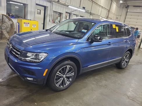Used 2018 Volkswagen Tiguan SEL AWD/4WD image 7
