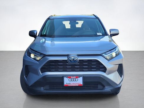 Used 2023 Toyota RAV4 LE AWD/4WD image 3