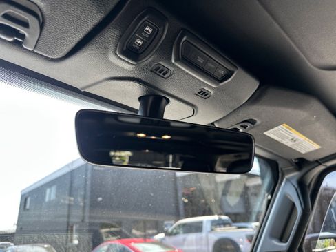 Used 2023 Jeep Wrangler Unlimited Sahara AWD/4WD image 15
