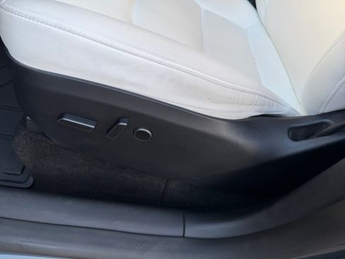 Used 2023 Tesla Model Y 2WD image 14