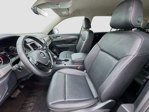 Used 2020 Volkswagen Atlas SE w/ Towing Package image 13