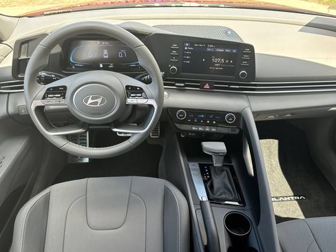 Used 2025 Hyundai Elantra Sport FWD image 22