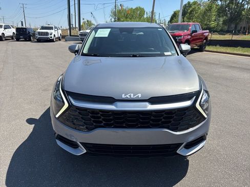 Used 2023 Kia Sportage EX image 8
