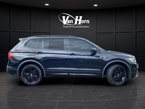 Used 2022 Volkswagen Tiguan SE R-Line AWD/4WD image 8