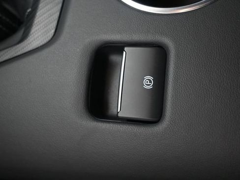 Used 2025 Ford Mustang GT Premium RWD image 13