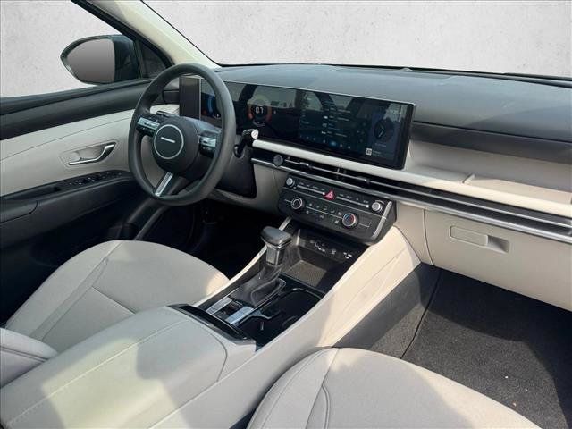 Used 2025 Hyundai Tucson SE FWD image 21