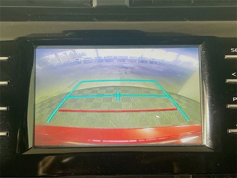 Used 2019 Toyota Camry L image 21