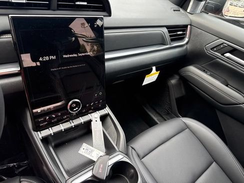 New 2027 GMC Terrain Elevation w/ Elevation Premium Package AWD/4WD image 14