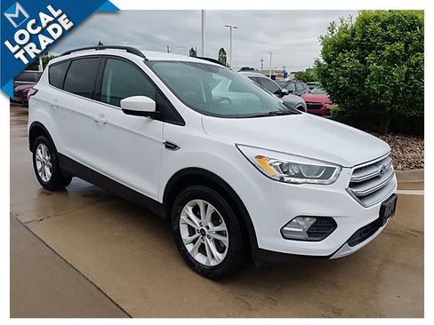 Used 2017 Ford Escape SE w/ SE Leather Comfort Package AWD/4WD image 4