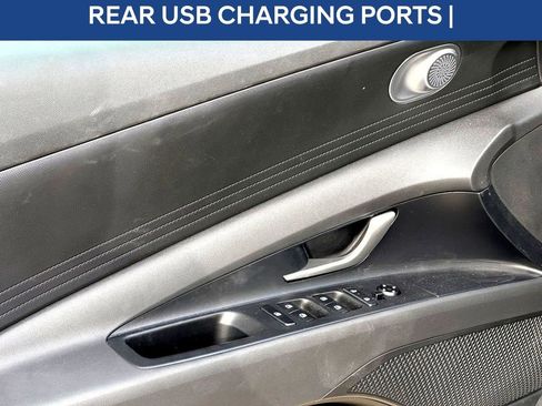 Used 2024 Hyundai Elantra SE image 13