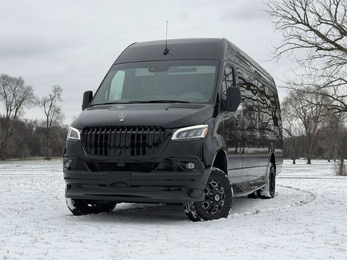 Used 2024 Mercedes-Benz Sprinter 3500 image 37