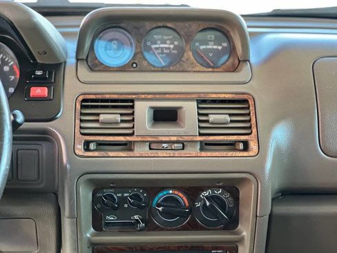 Used 2000 Mitsubishi Montero image 20