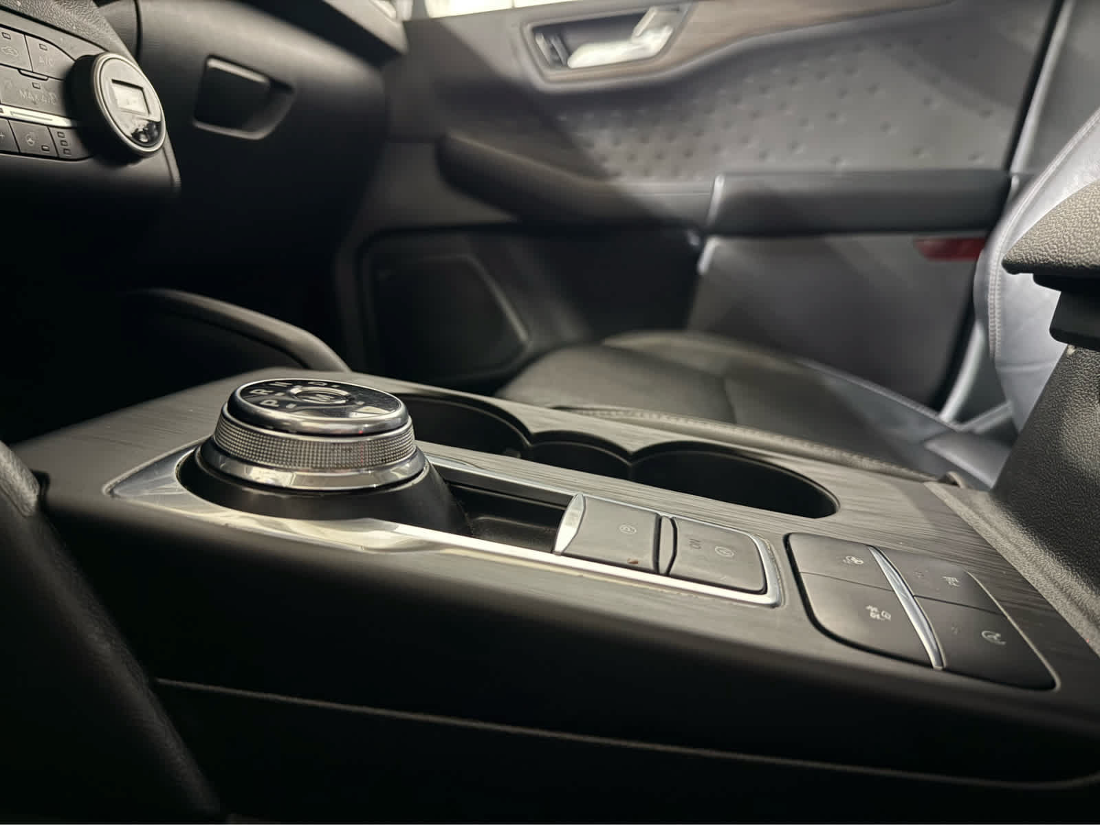 Used 2020 Ford Escape Titanium AWD/4WD image 24