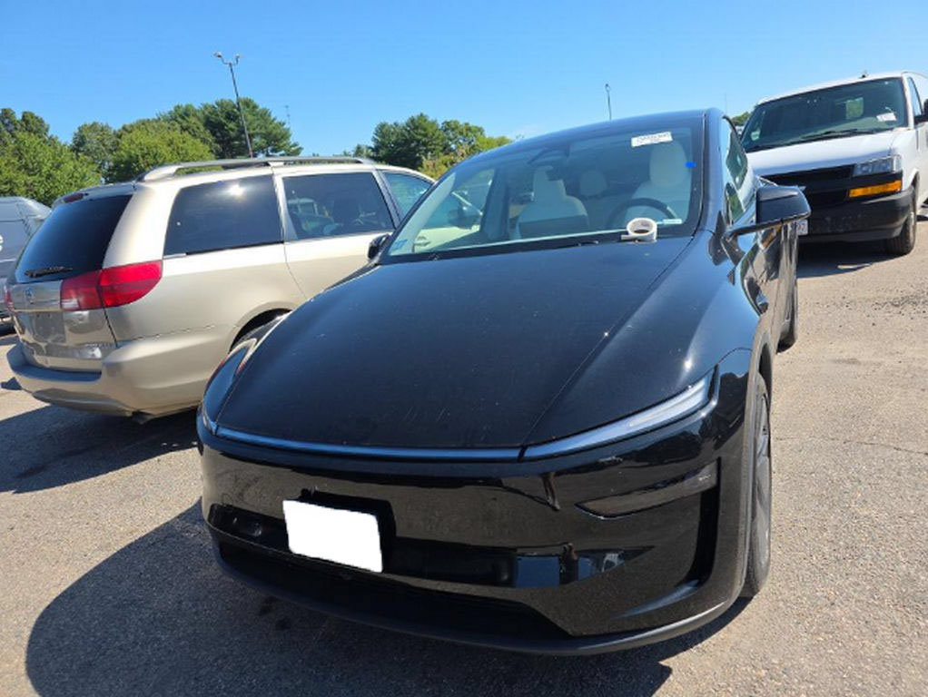 Used 2026 Tesla Model Y Long Range AWD/4WD image 3