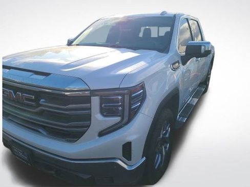 Used 2022 GMC Sierra 1500 SLT w/ SLT Convenience Package image 8