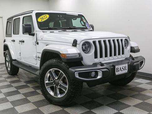 Used 2022 Jeep Wrangler Unlimited Sahara w/ LED Lighting Group AWD/4WD image 2