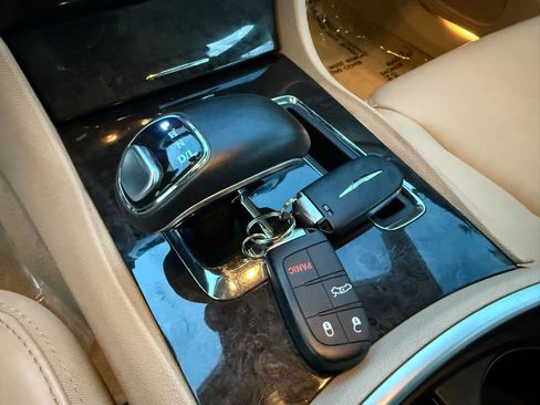 Used 2014 Chrysler 300 RWD image 30