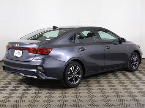 Used 2023 Kia Forte LXS w/ LXS Technology Package image 9