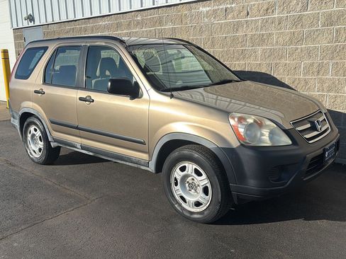 Used 2005 Honda CR-V LX image 2
