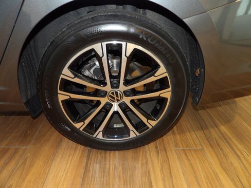 Used 2023 Volkswagen Jetta Sport image 9