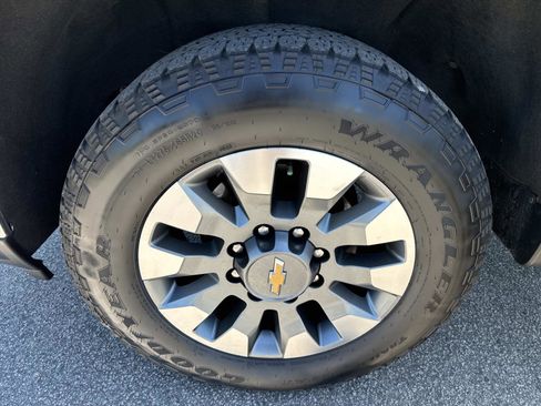 Used 2024 Chevrolet Silverado 2500 LT w/ All Star Edition AWD/4WD image 11