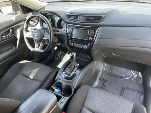 Used 2019 Nissan Rogue SV image 10
