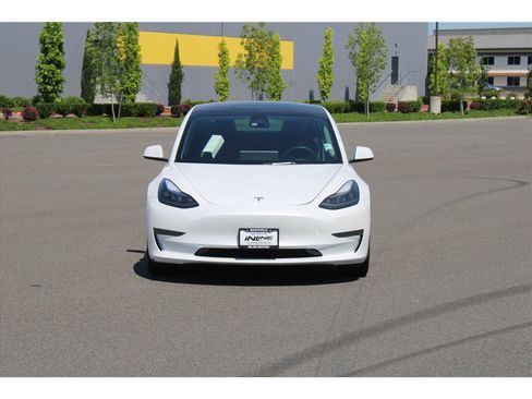 Used 2022 Tesla Model 3 RWD image 2
