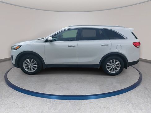 Used 2017 Kia Sorento FWD w/ LX Convenience Package image 8