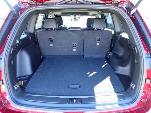 New 2025 Jeep Grand Cherokee Altitude image 6