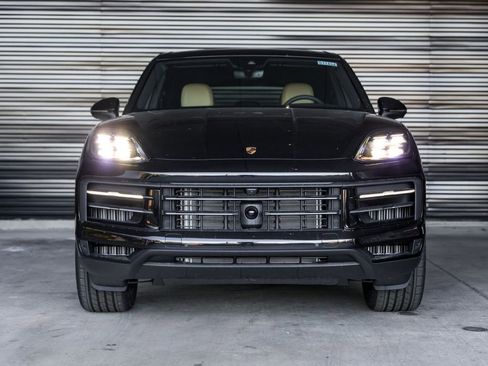 Certified 2026 Porsche Cayenne AWD/4WD image 10