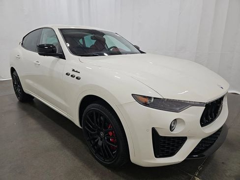 Used 2022 Maserati Levante Modena image 10