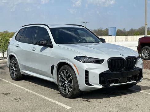 Used 2024 BMW X5 M60i AWD/4WD image 23