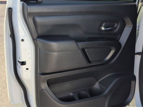 Used 2024 Nissan Titan SV w/ SV Convenience Package image 24