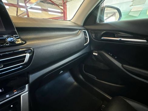 Used 2021 Kia Seltos SX w/ SX Sunroof Package AWD/4WD image 19