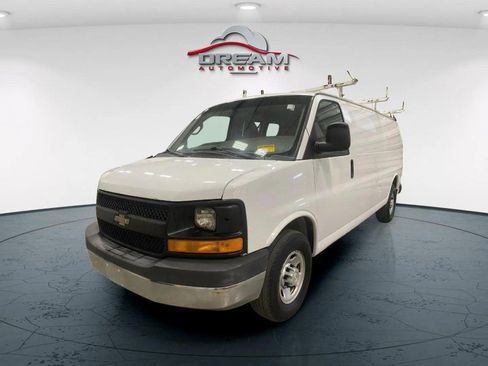 Used 2017 Chevrolet Express 2500 Extended RWD image 4