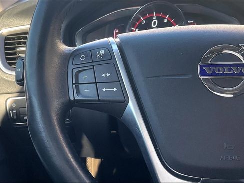 Used 2016 Volvo V60 T5 Premier w/ Technology Package image 18