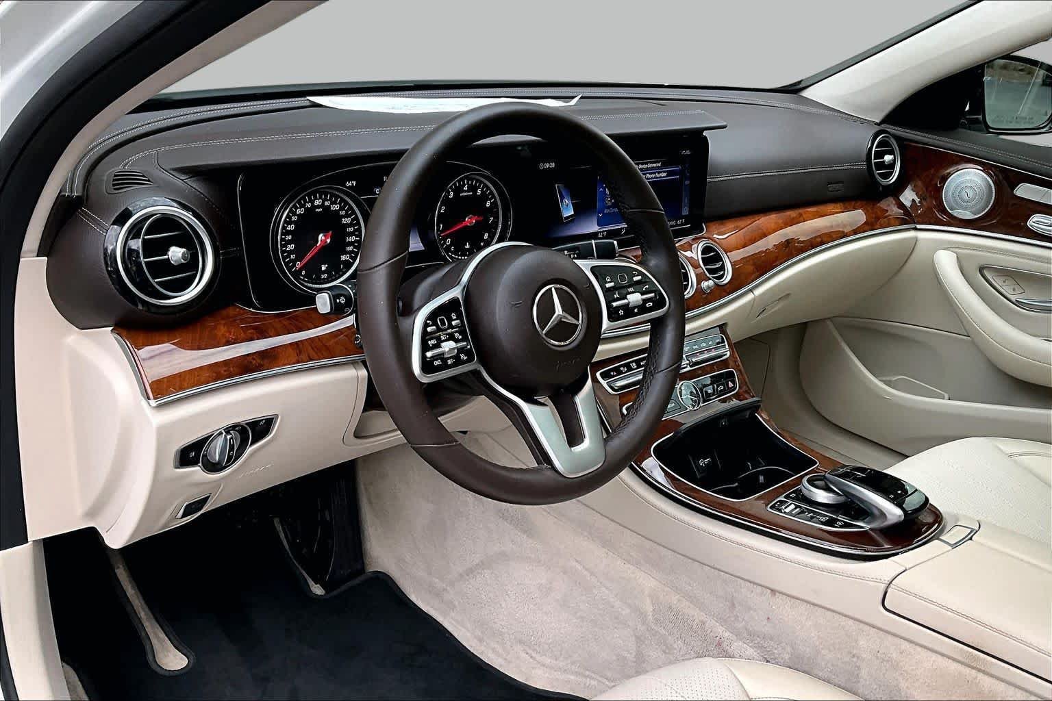 Used 2019 Mercedes-Benz E 300 4MATIC image 17