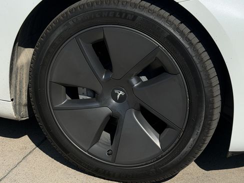 Used 2023 Tesla Model 3 Standard Range RWD image 10