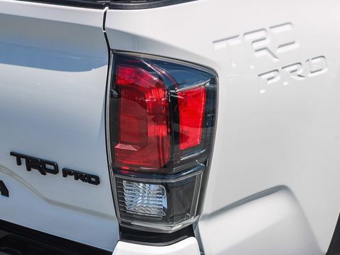 Used 2022 Toyota Tacoma TRD Pro AWD/4WD image 15