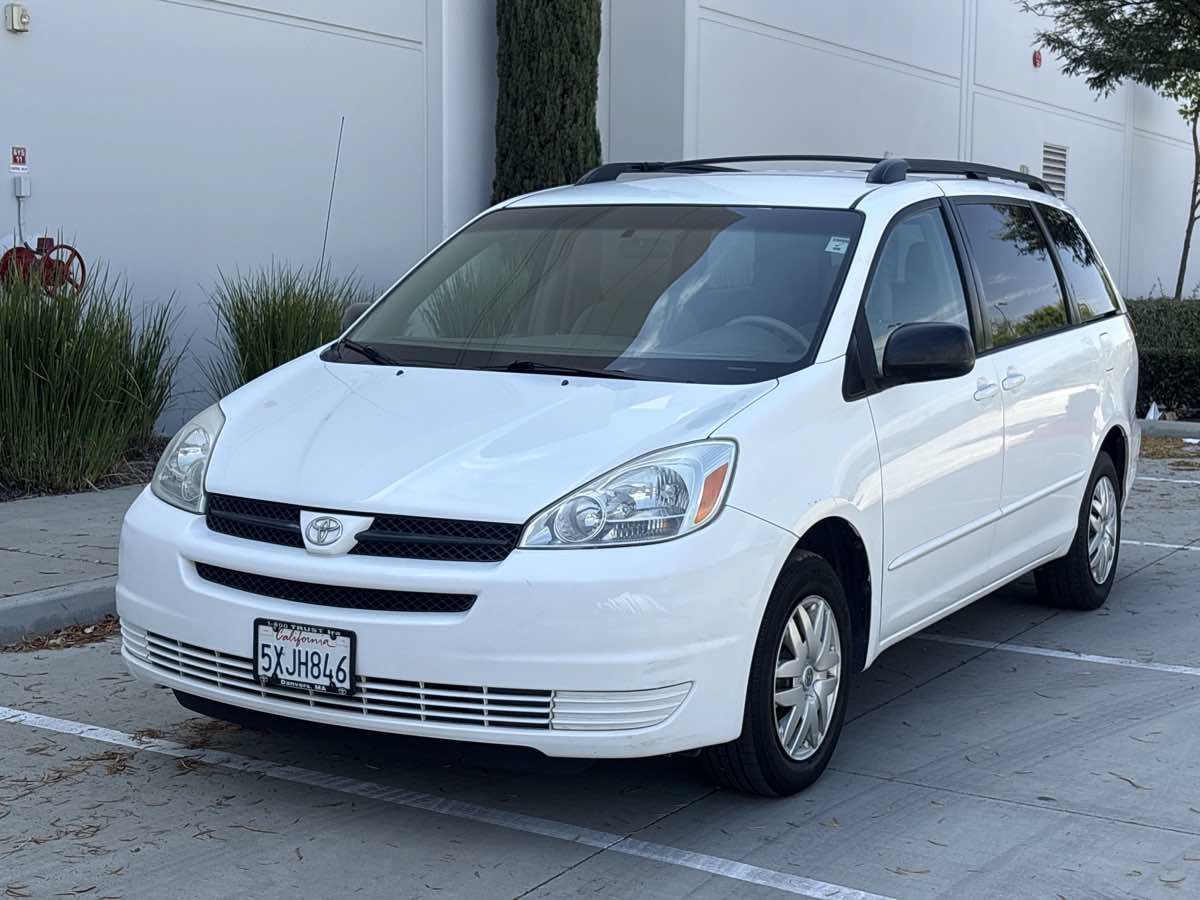 Used 2005 Toyota Sienna LE w/ LE Pkg 1 FWD image 5
