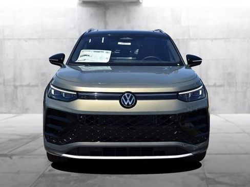 New 2026 Volkswagen Tiguan SEL R-Line AWD/4WD image 4