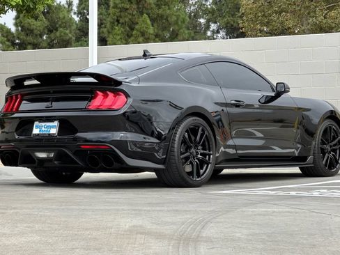 Used 2022 Ford Mustang Shelby GT500 w/ Technology Package RWD image 7